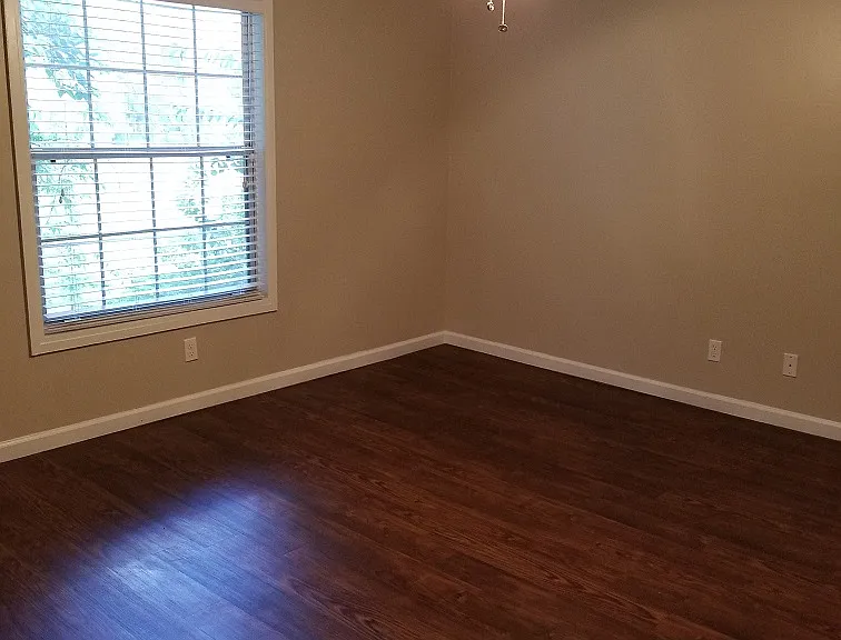 Steeple Club Apartments — Photo 39