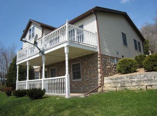 48765 Upper St, Gays Mills, WI 54631