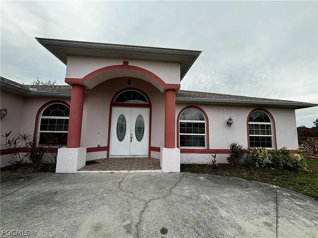 Building Photo - 903 Unice Ave N