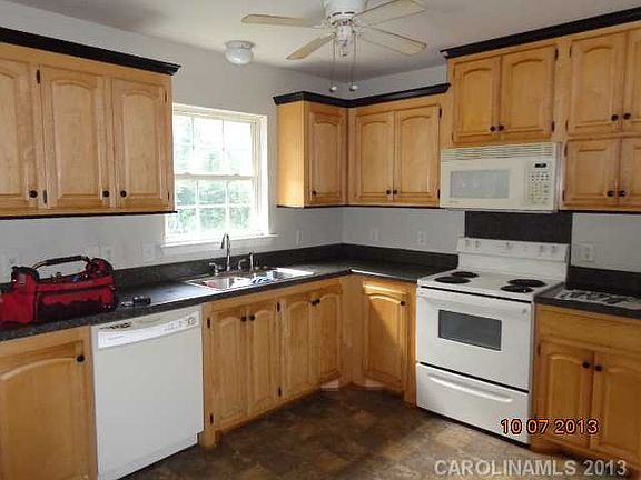 3rd image of 2617 Rogers Ave