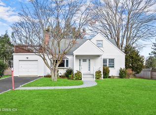 25 Woods Ave, Greenwich, CT 06831