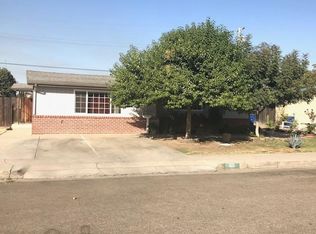 1611 James St, Sanger, CA 93657