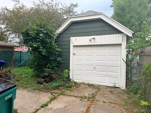 3rd image of 312 Parkridge Ave