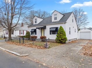 32 Cameron St, Pawtucket, RI 02861