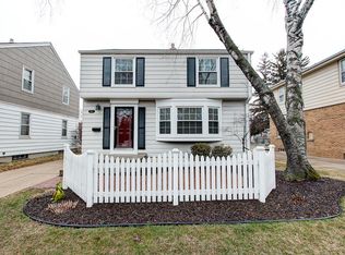 5133 N Kent Ave, Whitefish Bay, WI 53217
