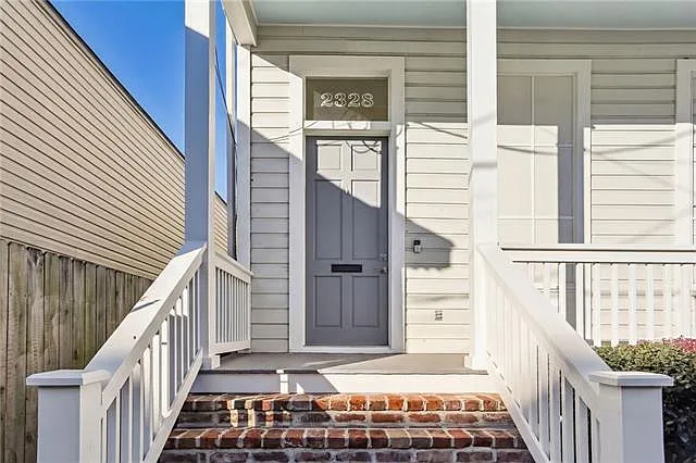 2328 Valence St #UPPER — Photo 3