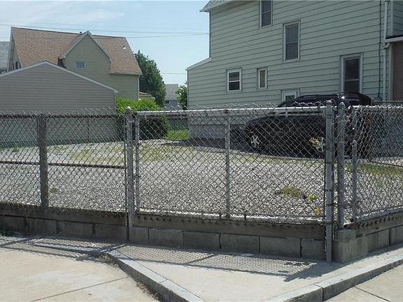 3rd image of 1720 S Park Ave