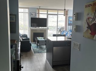 1075 Sunset Dr #1503, Kelowna, BC V1Y 9Y9