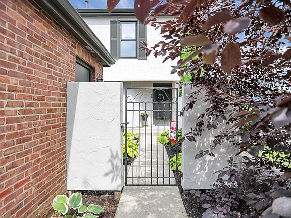 5th image of 6715 Willow Grove Pl E