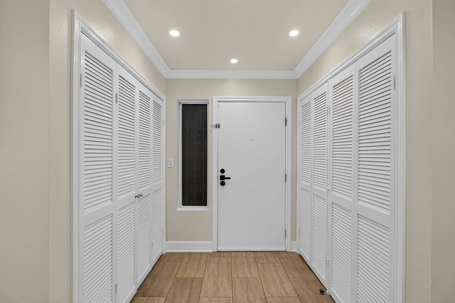 3 bed, 1698 sqft, $4,200 — Photo 4