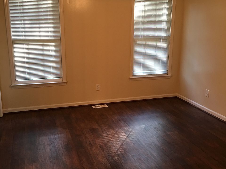 2nd image of 1415 Barnett St