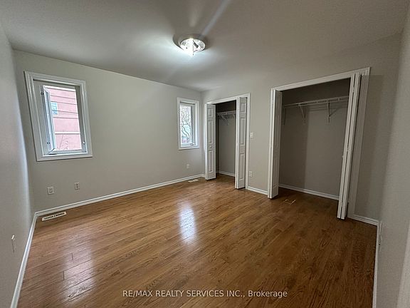4th image of 975 Albert Rd