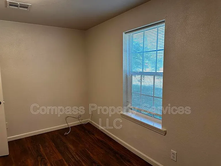 507 Dunbar Ave — Photo 6
