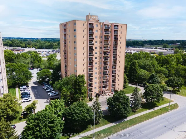 860 Commissioners Rd E #1403, London, ON N6C 5Y8