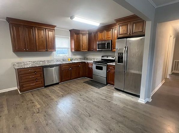 130 Thompson Dr