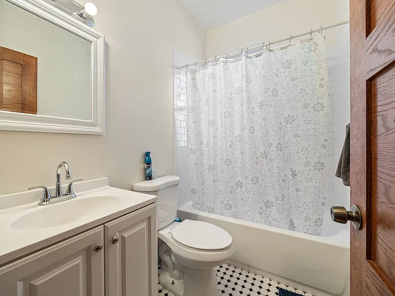 1922 Maple Ave #2 — Photo 6