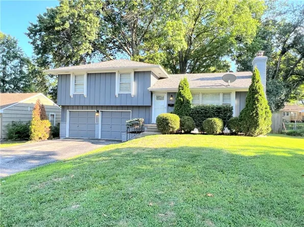 8319 W 91st Ter, Overland Park, KS 66212