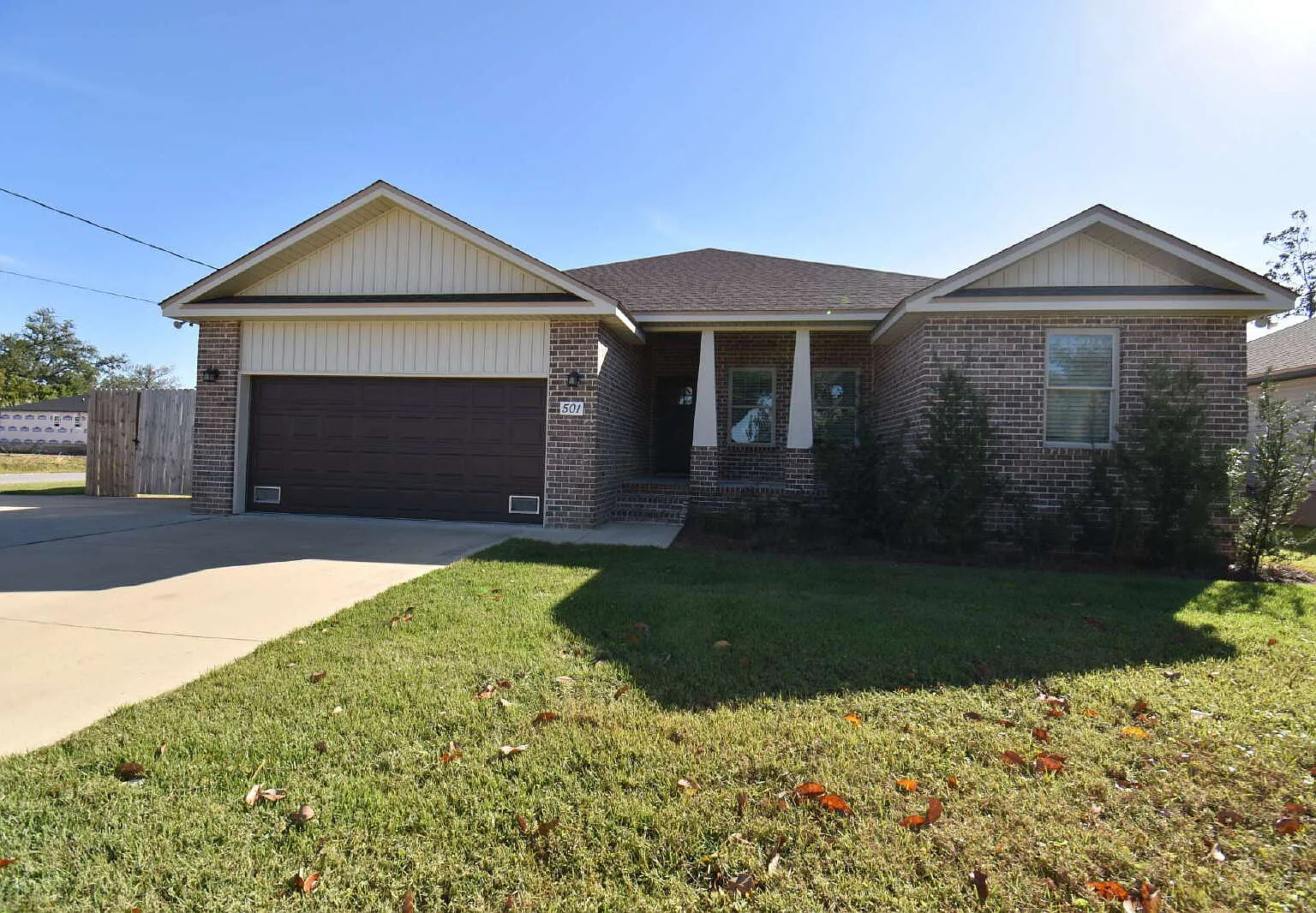 4 bed, 2.0 bath, 1652 sqft, $2,500 — Photo 1