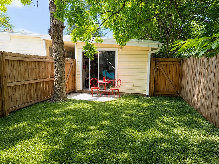 5400 Harmon Ave — Photo 9