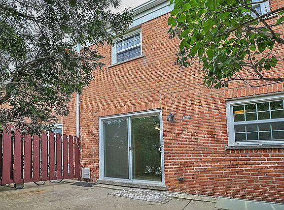 2150 Rugen Rd — Photo 6