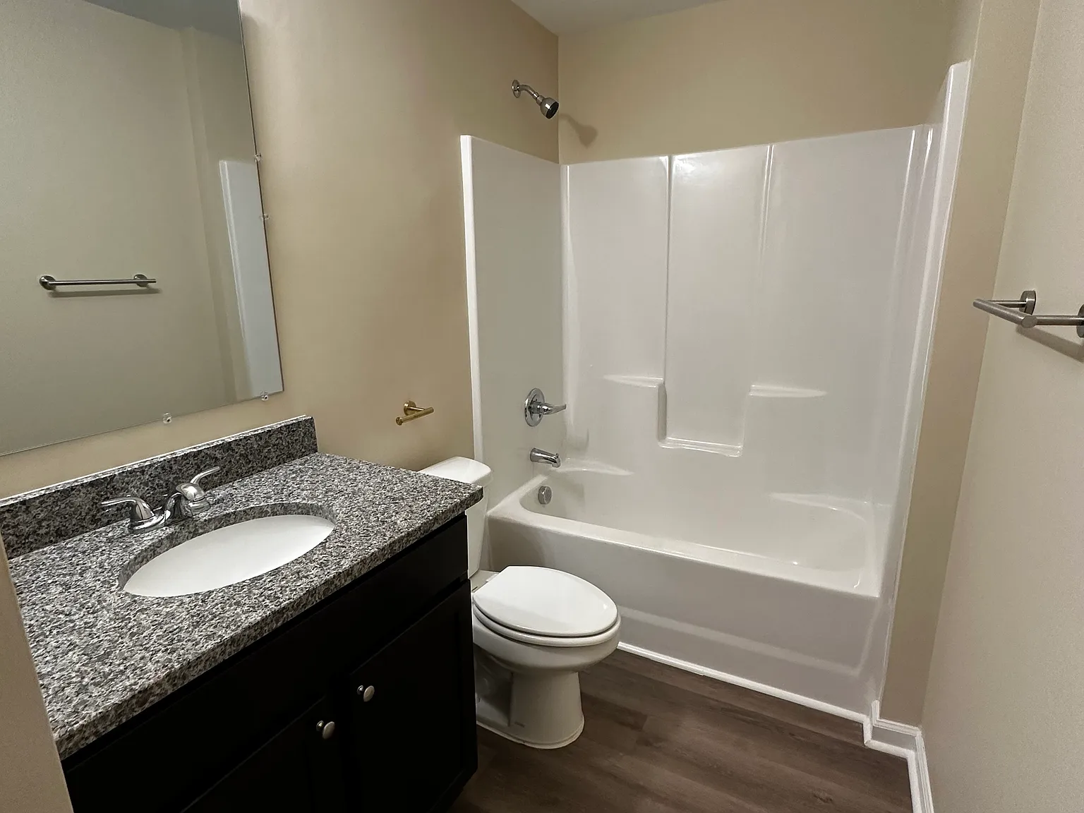 2 bed, 925 sqft, $1,450 — Photo 1