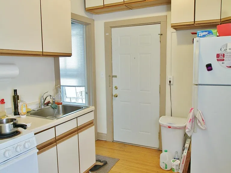 418 11th Ave SE #2 — Photo 5