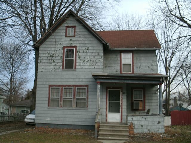 2nd image of 168 Budlong St