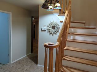 5665 Cliffside Dr, Troy, MI 48085