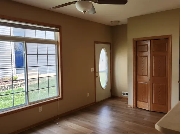 719 Kitterman Cir, Norwalk, IA 50211