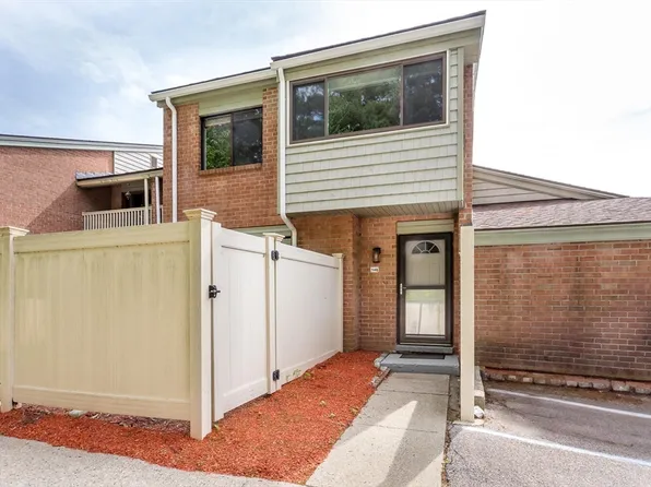 148 Greenbrook Dr #69-6, Stoughton, MA 02072