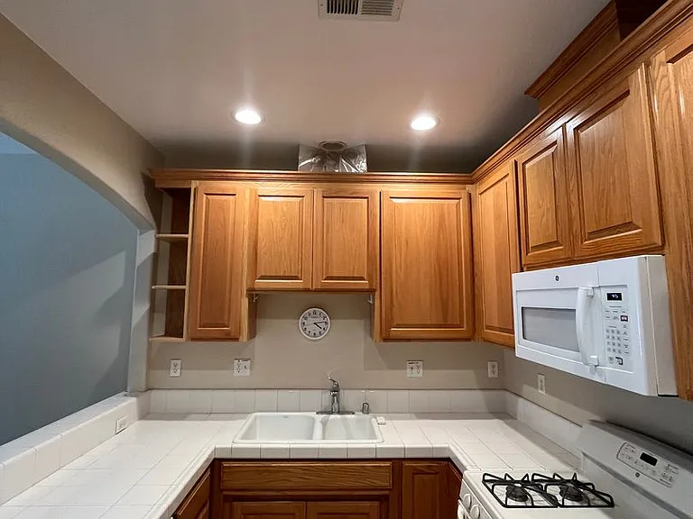 148 Apple Ln — Photo 10