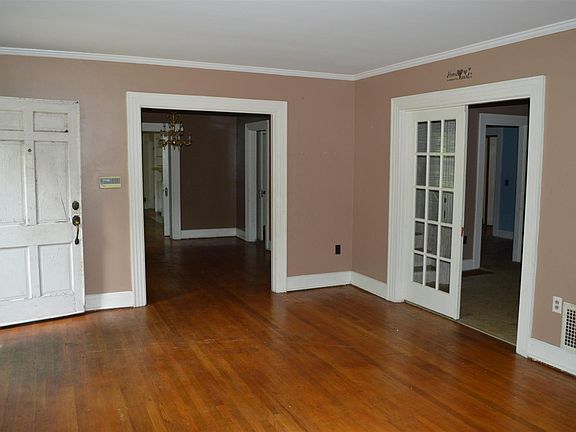 4th image of 4015 Trotwood Ave