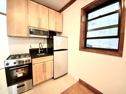 Rented by Bond New York | media 24