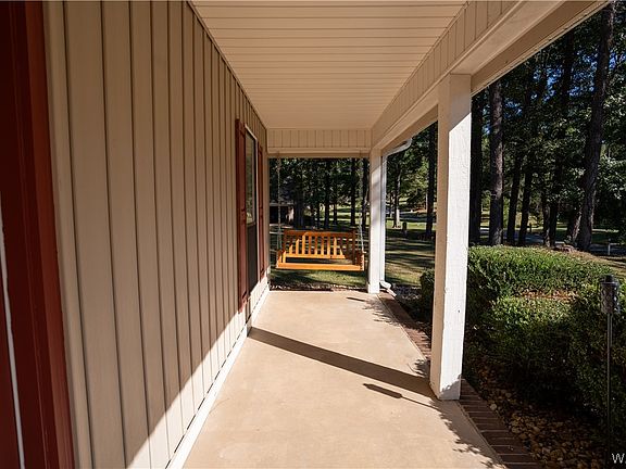 3rd image of 202 Arrowhead Vlg