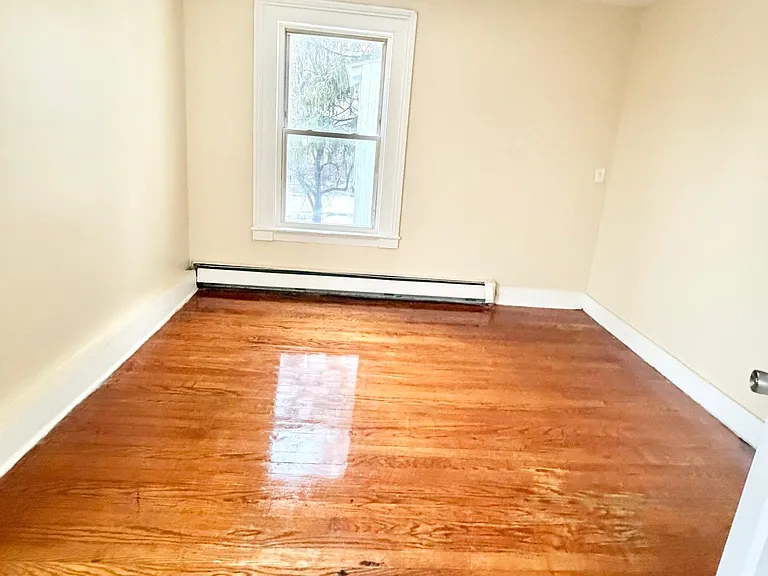 122 Derby Ave #2L — Photo 5