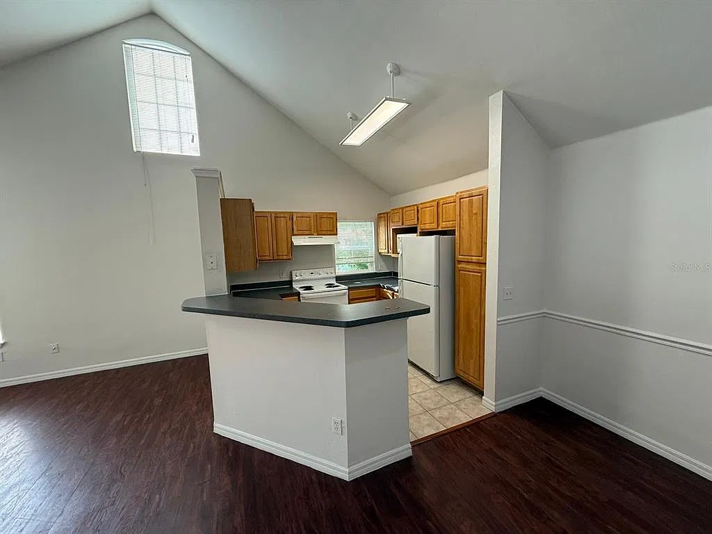 6593 Queens Borough Ave — Photo 4