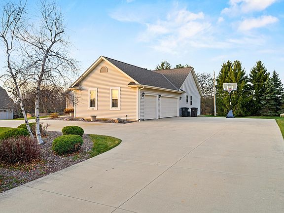 3rd image of 4656 W Alesci Dr