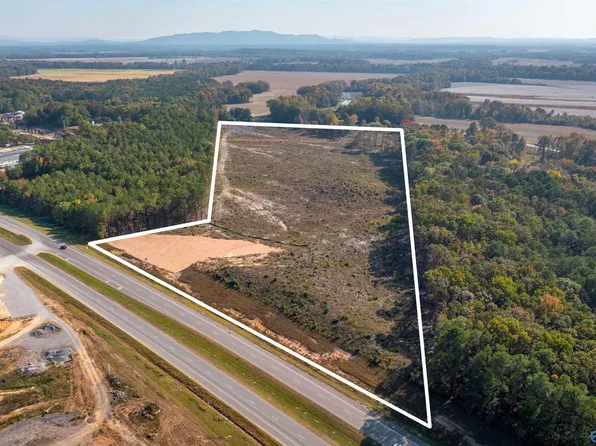 2150 W Main St, Centre, AL 35960