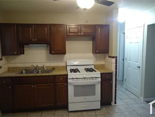 8253 Frost Ave — Photo 3