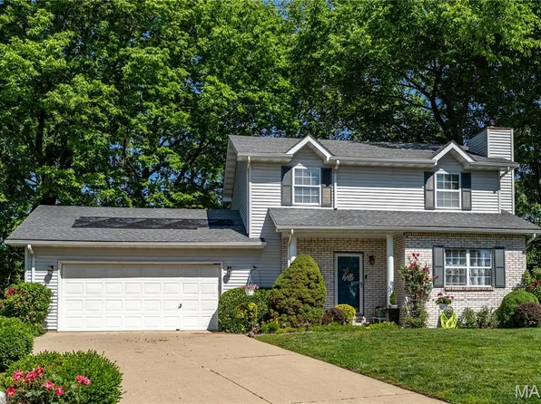 23 Williamsburg Ln, Glen Carbon, IL 62034