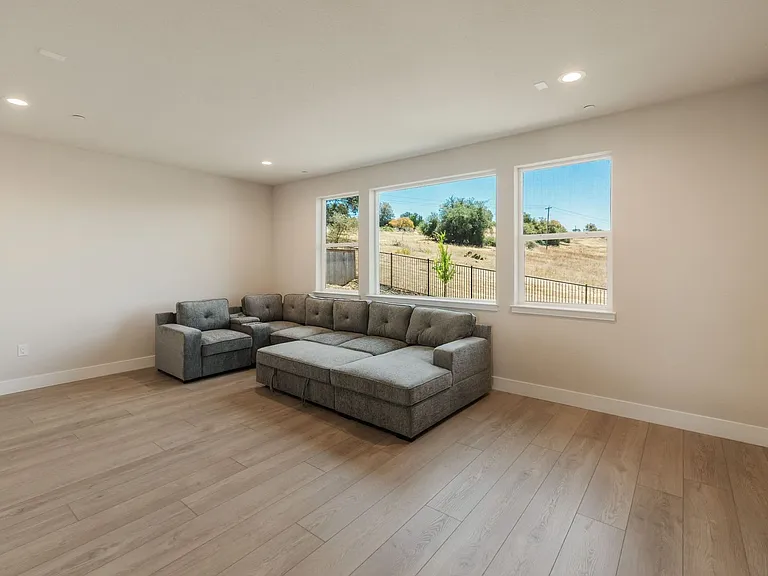 1342 Wheeler Peak Ct — Photo 42