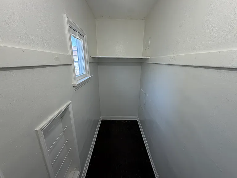 729 Martin Luther King Jr Ave — Photo 13