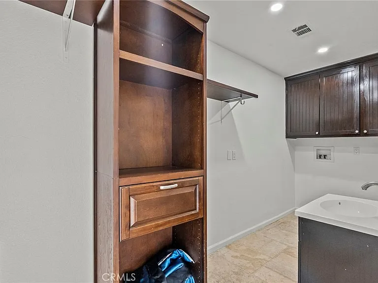 1138 Lakeview Dr — Photo 34