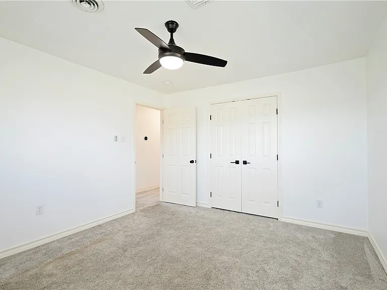 7629 Lang Rd — Photo 21