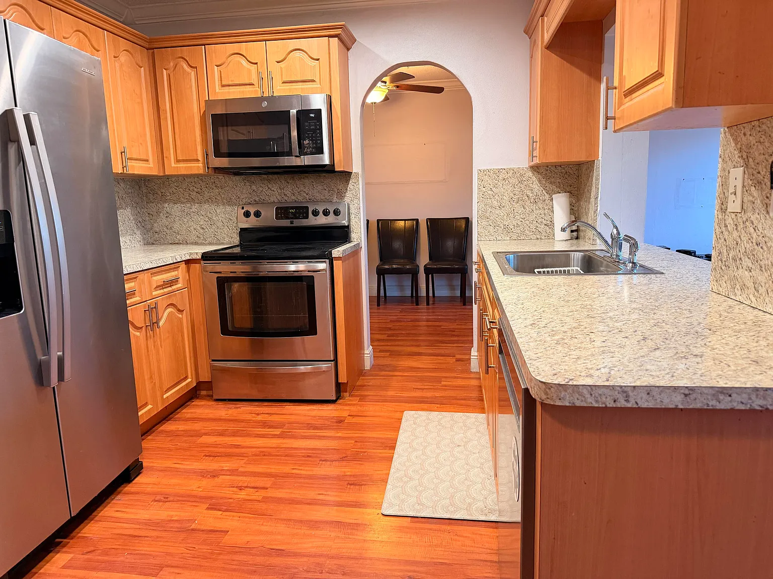 2 bed, 2.0 bath, 1587 sqft, $2,800 — Photo 2