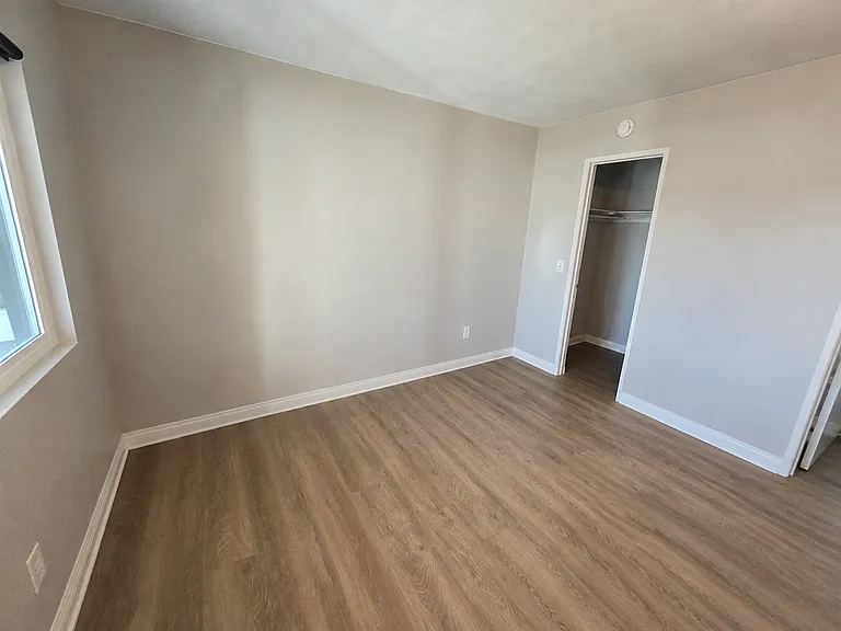 2nd bedroom with window & closet