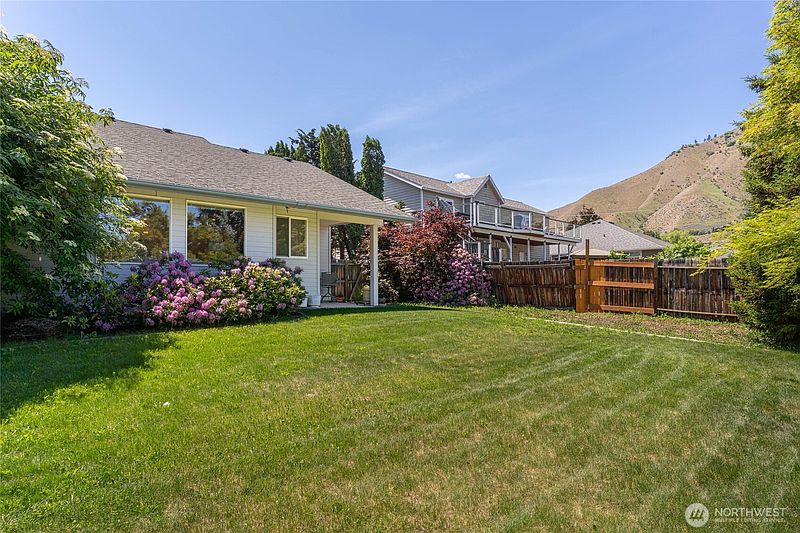 5th image of 1720 Rainier Street