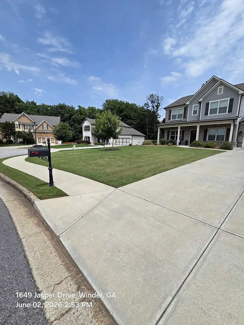 1649 Jasper Dr — Photo 4