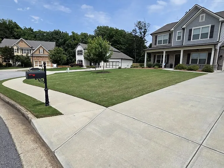 1649 Jasper Dr — Photo 2