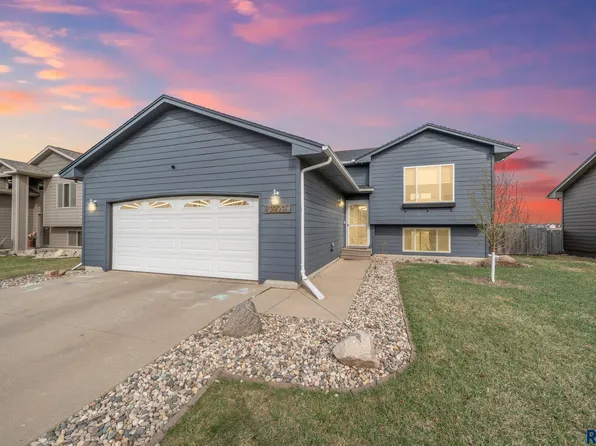 3920 S Stanford Ave, Sioux Falls, SD 57106